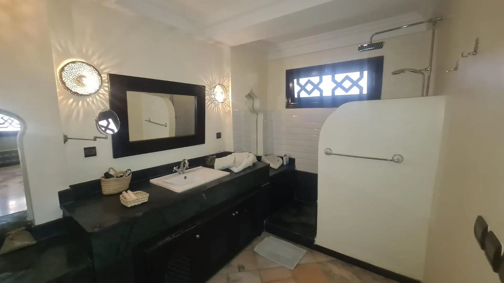 Park Villa, 8 Suites, Pool, 10Mn From Gueliz Marrakesh 0*,  Morocco